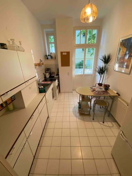 Schone Altbauwohnung Mit Grun In Ruhiger Lage Leipzig Bagian luar foto